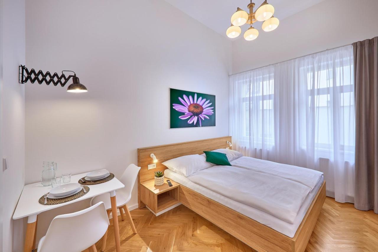 Downtown Suites Rubesova Prague Extérieur photo